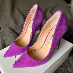 Steve Madden suede heels